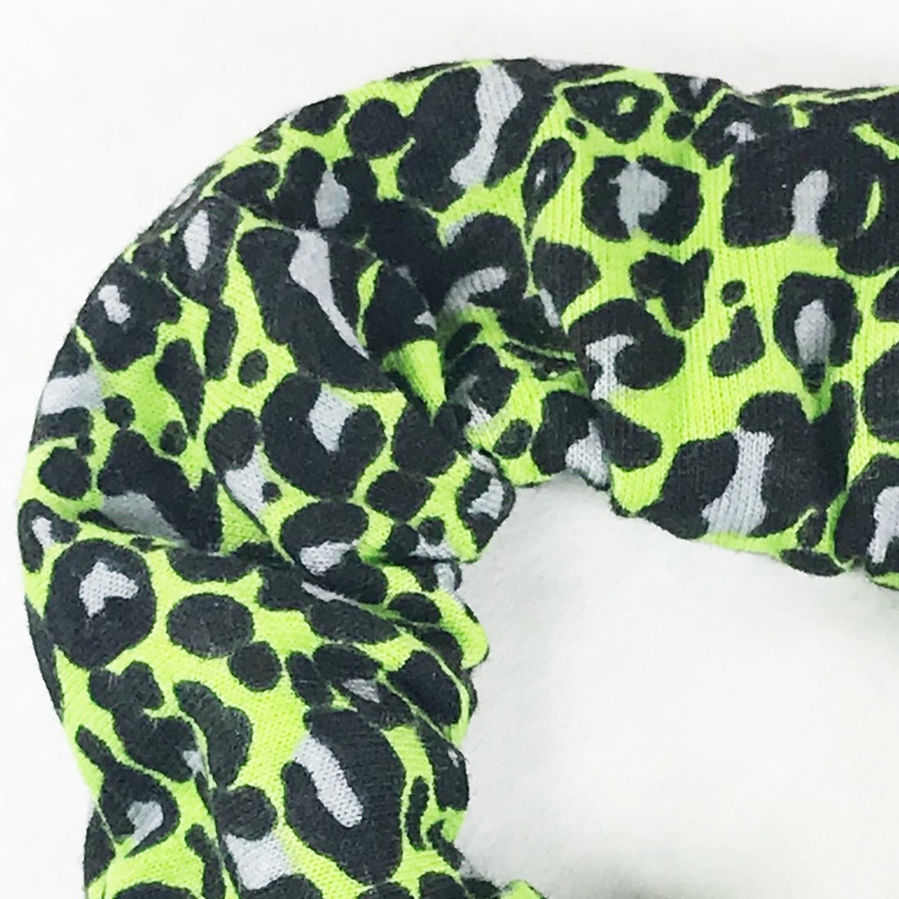 🌵Green Leopard Print Scruchie - Picture 4 of 4